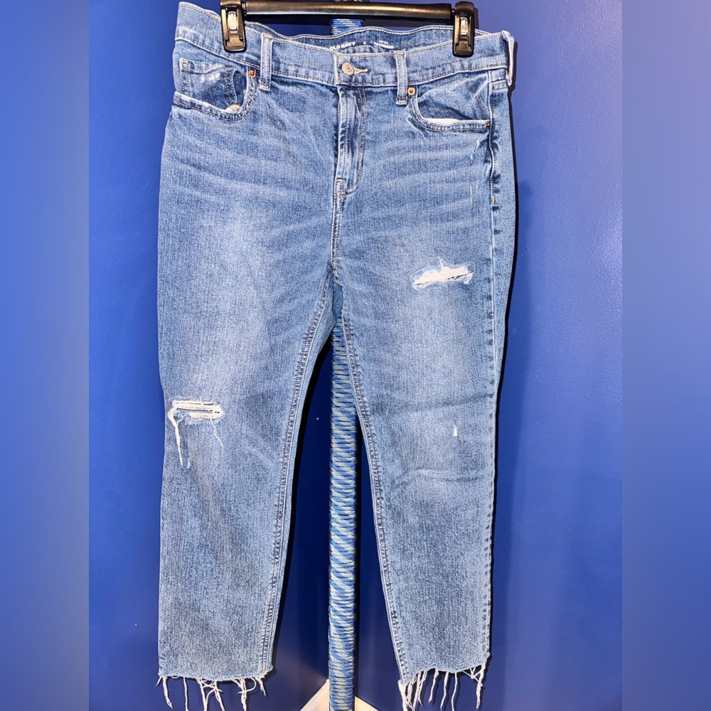 Old Navy -Mid-Rise Distressed Boyfriend Jeans – Size 6 - Picture 3 of 15